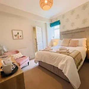the-beaches-guest-house-adults-only.cambridgehotelsuk.com/